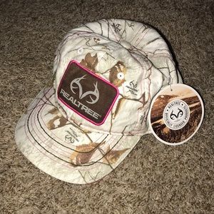 realtree women's hat NWT